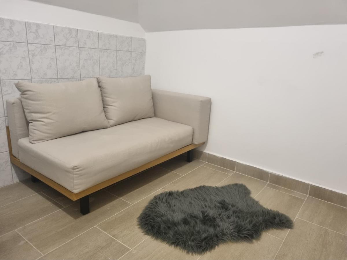 Székesfehérvár Sosto Apartman מראה חיצוני תמונה
