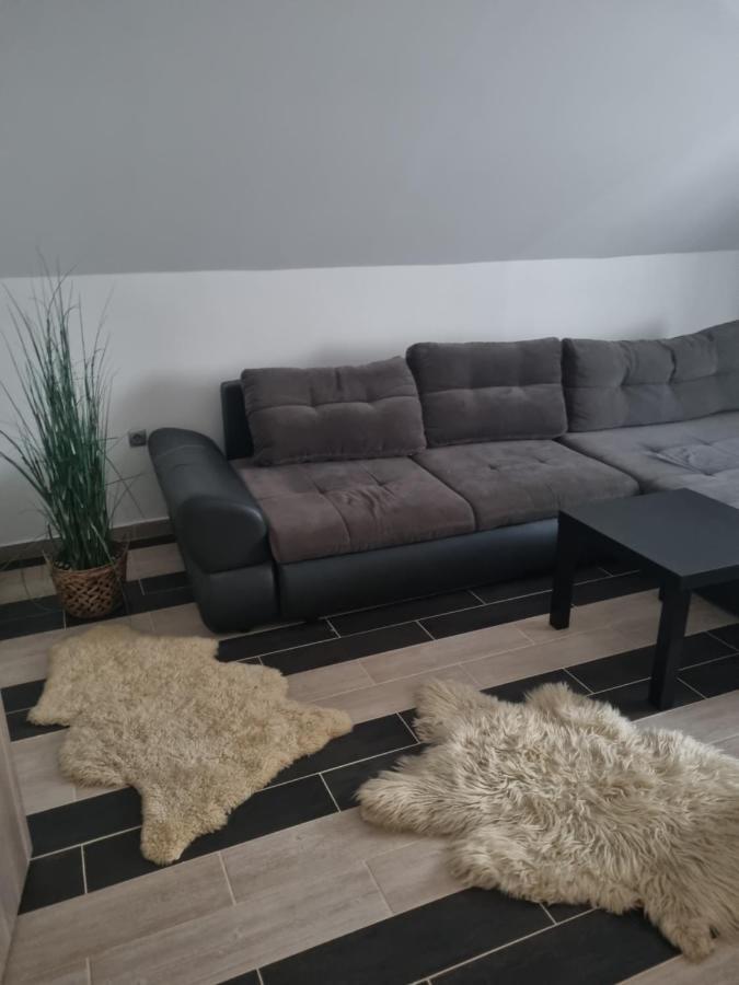 Székesfehérvár Sosto Apartman מראה חיצוני תמונה
